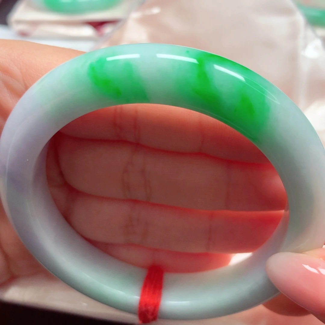 翡翠手镯未镶嵌阳绿春彩37