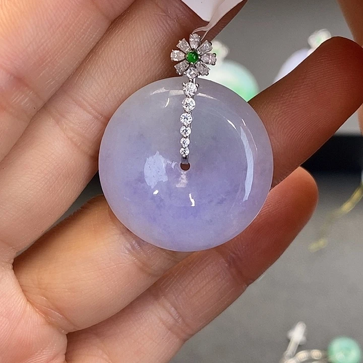 好***生翡翠18K金镶嵌颈饰翡翠