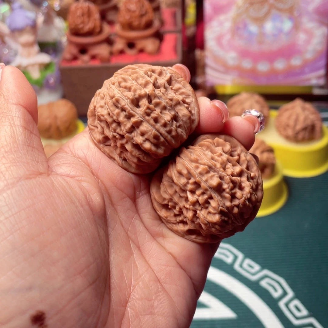 【闪购商品】文玩核桃把件爱**谁四座楼