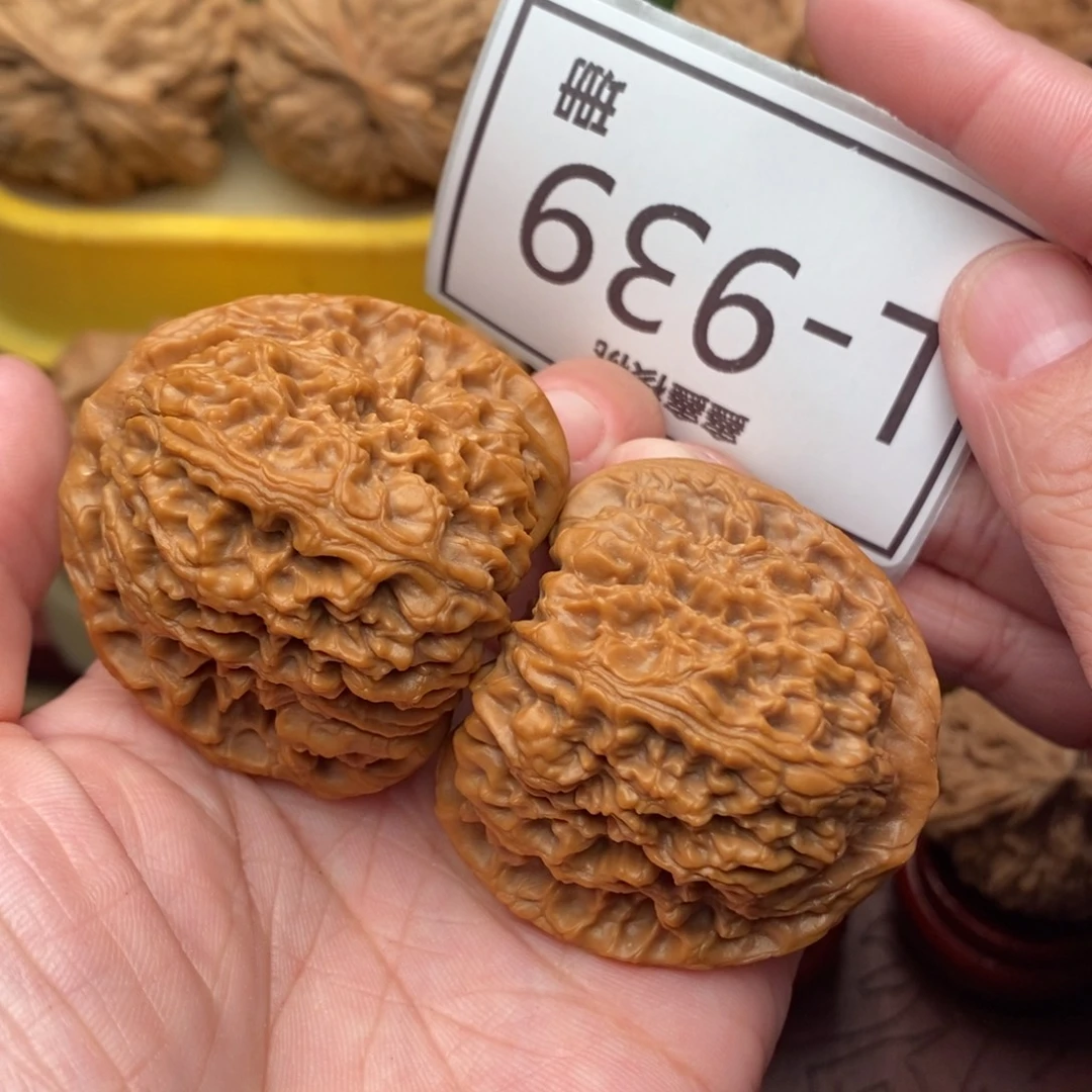 文玩核桃把件南疆44….