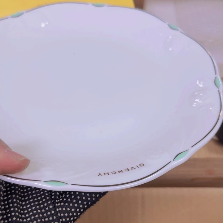 紫砂小胖小祝大家新年快乐浪****笙