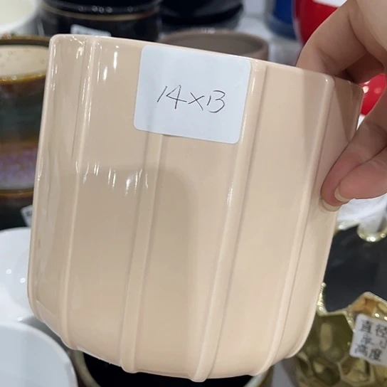 多肉绿植陶瓷花盆9.9包邮，有孔