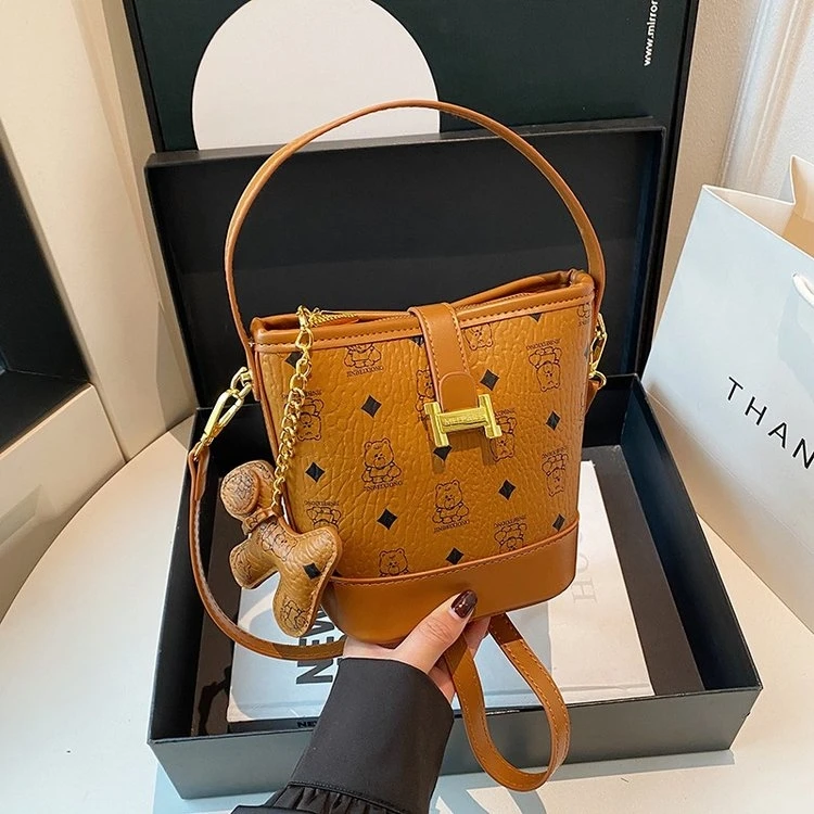 7018 黄色（长19厘米高18厘米）复古时尚百搭包包（无礼盒）不带挂件