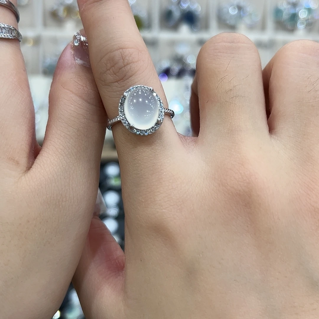 宇****岫玉银S925镶嵌戒指