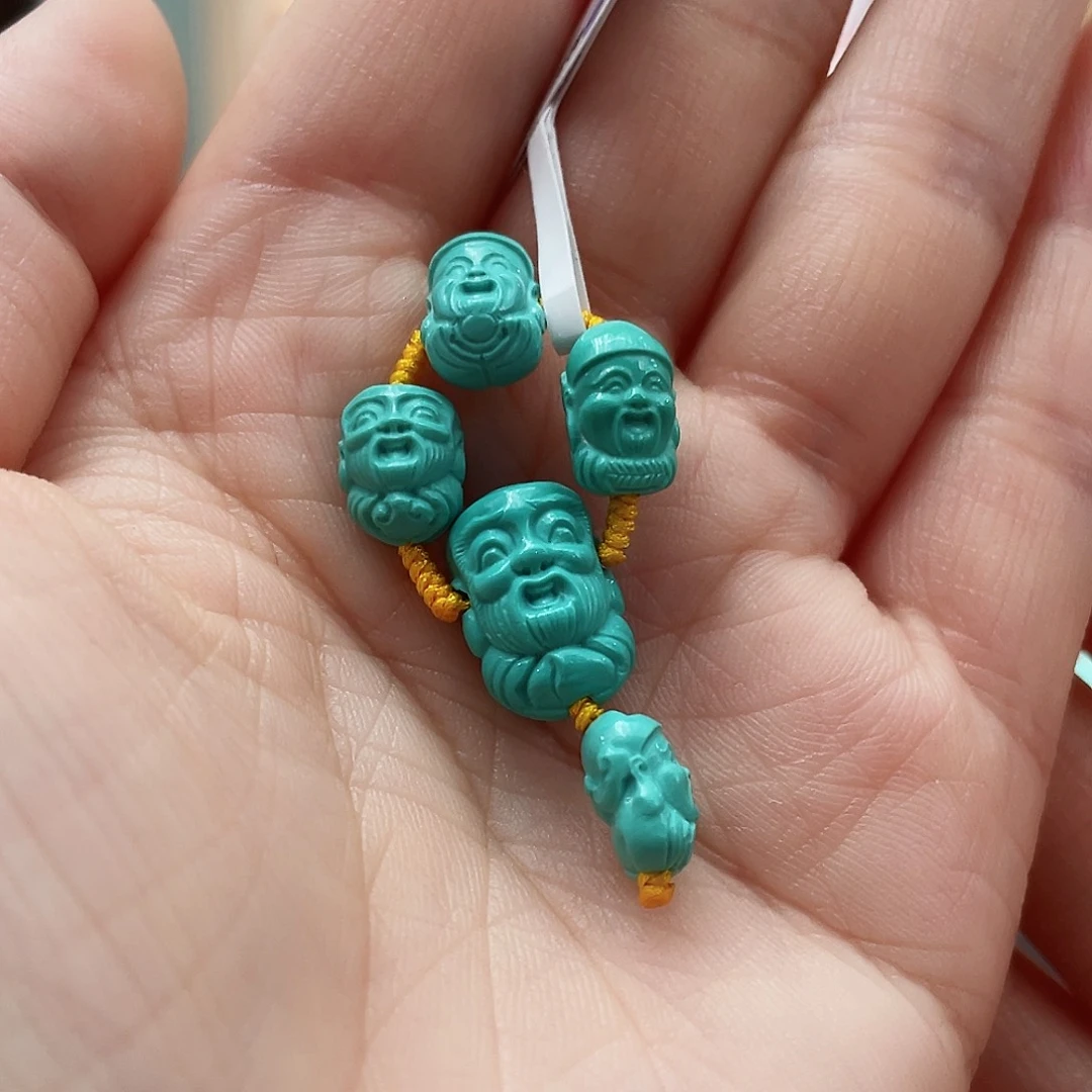 绿松石颈饰未镶嵌