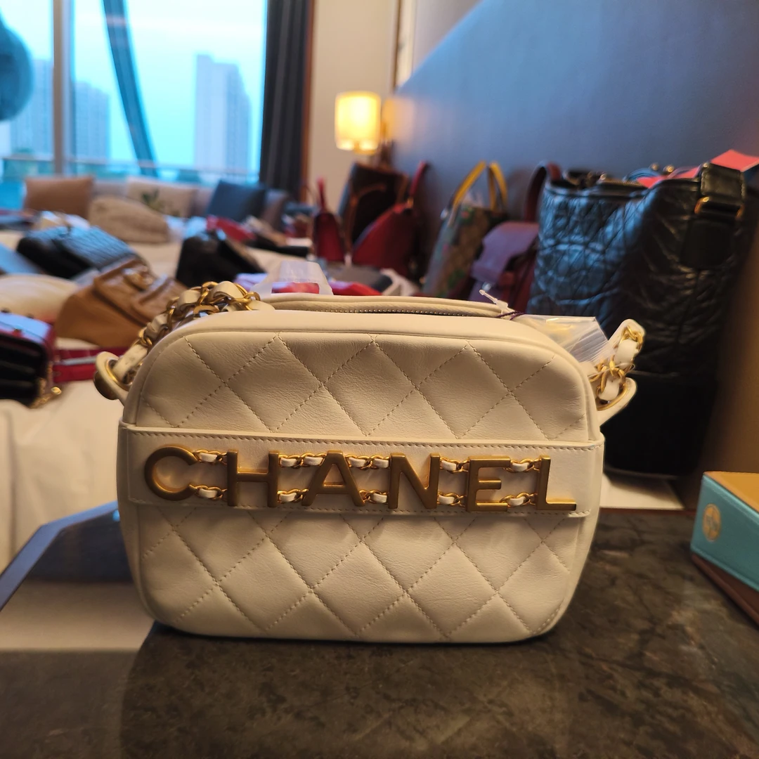 95新 Chanel/香奈儿 包展专属 香奈儿白金字母相机包