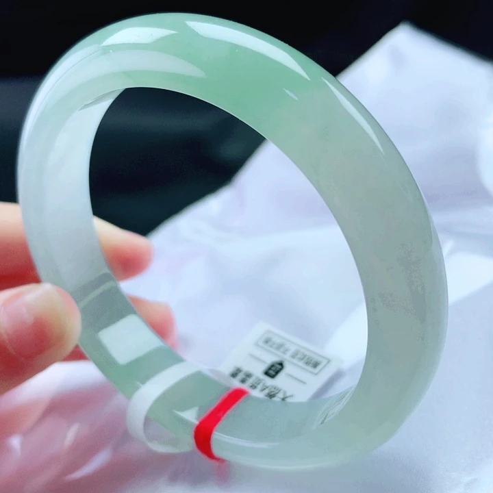 翡翠未镶嵌手镯57圈