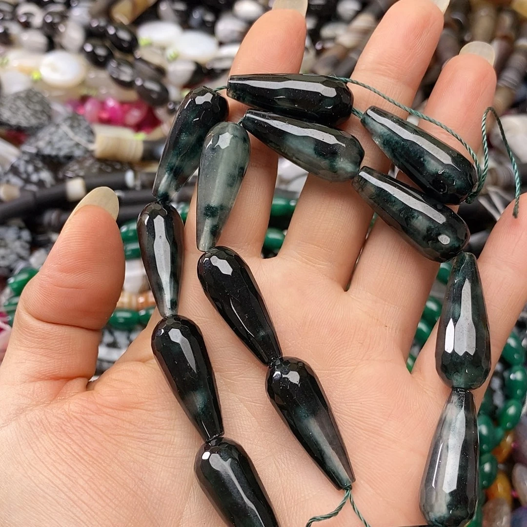 玛瑙/玉髓未镶嵌珠宝半成品墨玉水滴一条