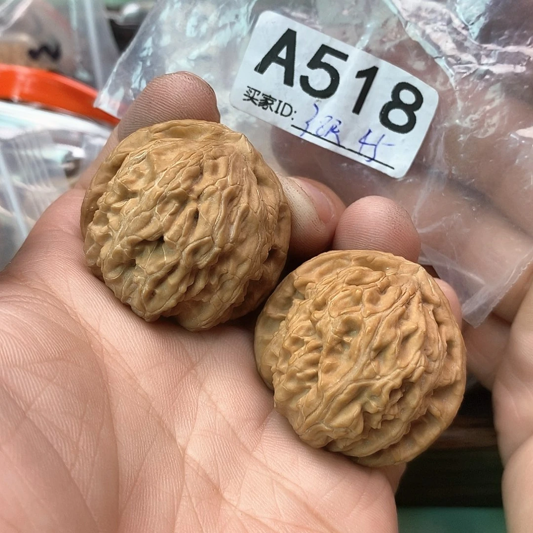 桃核吊坠三角啊38尺。