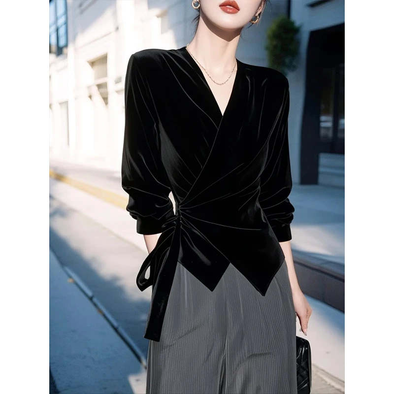 黑色v领衬衫女2026年春秋季新款高级设计感小众收腰长袖上衣潮