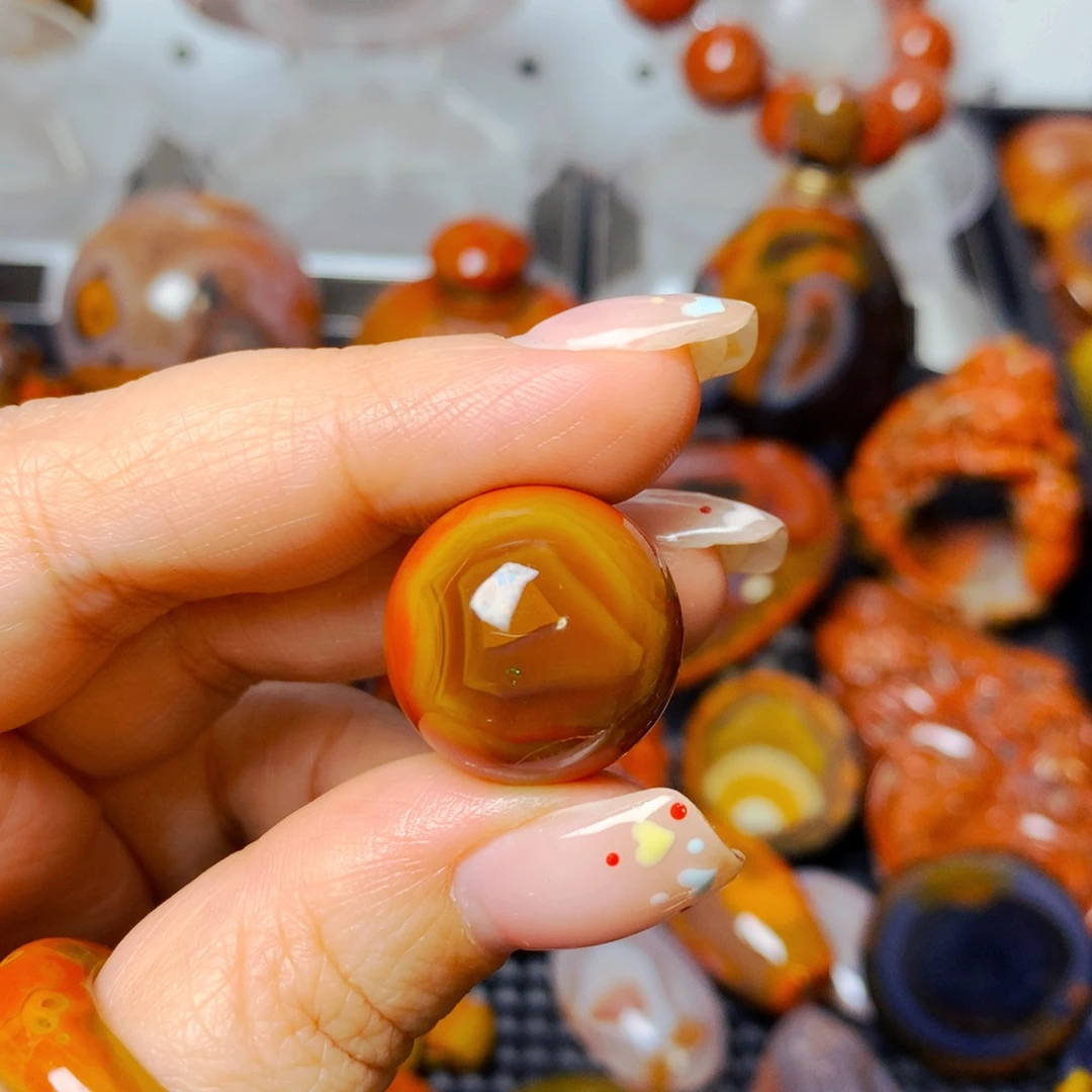 不***迷玛瑙/玉髓未镶嵌战国红玛瑙