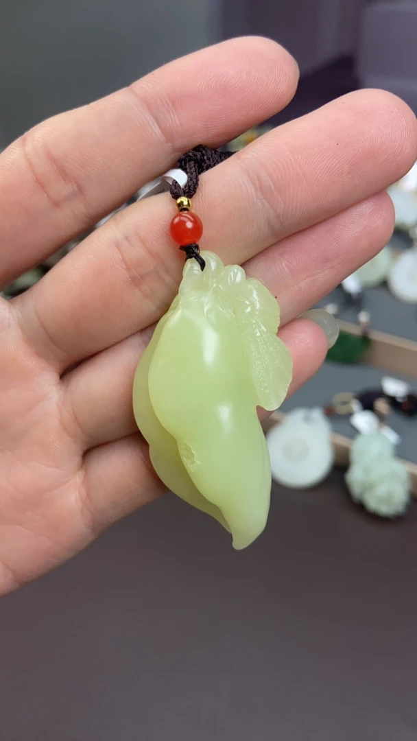 和田玉辣椒挂件吊坠