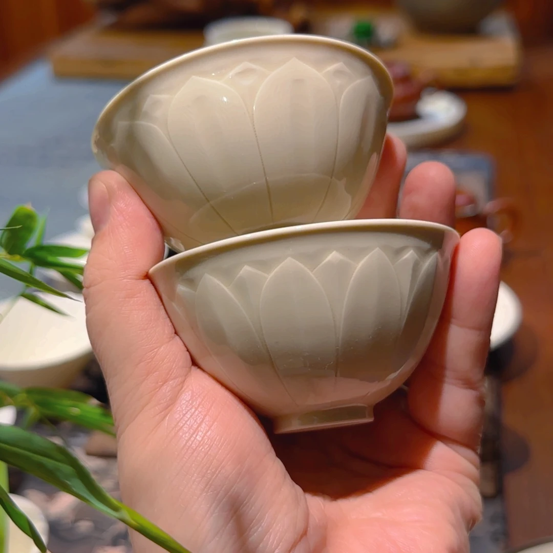 塬微澜定瓷 一对莲瓣盏