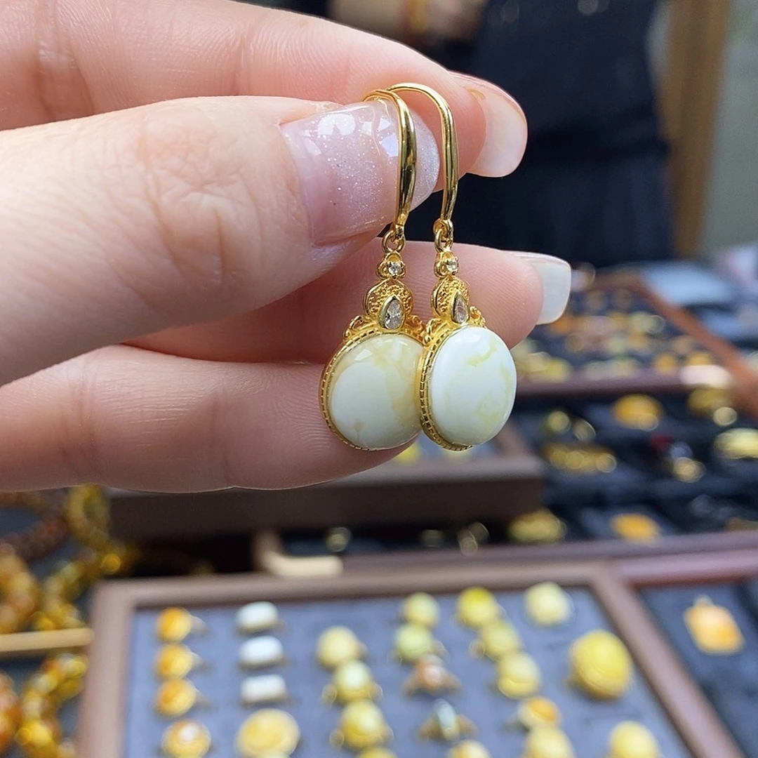 琥珀未镶嵌裸石成品