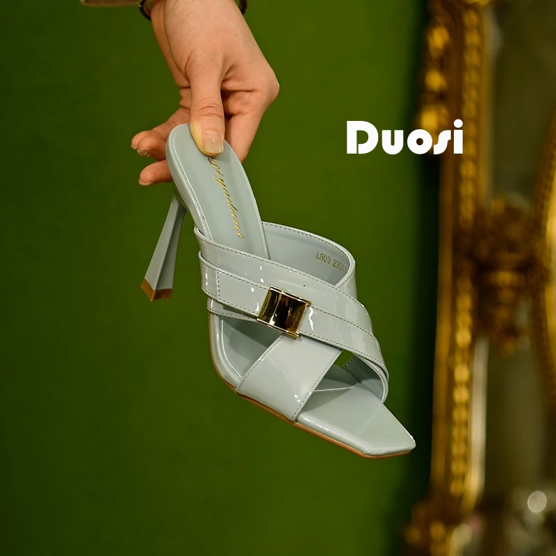 【DUOSI】8cm时尚交叉一字凉拖鞋女夏外穿方头细跟高跟鞋网红L803