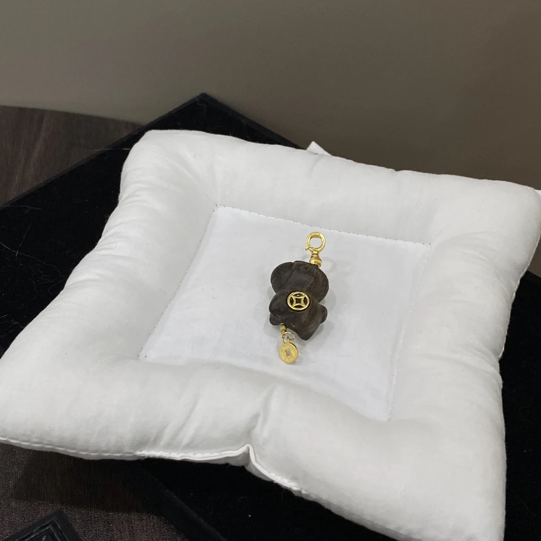 925银木质银制品 【木马摇】小木马铜钱银吊坠L1233