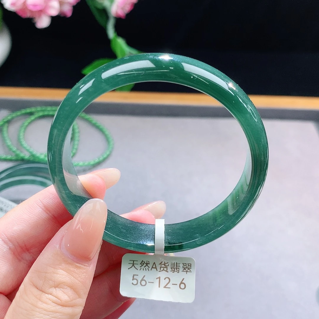 未镶嵌手镯（圆镯）翡翠