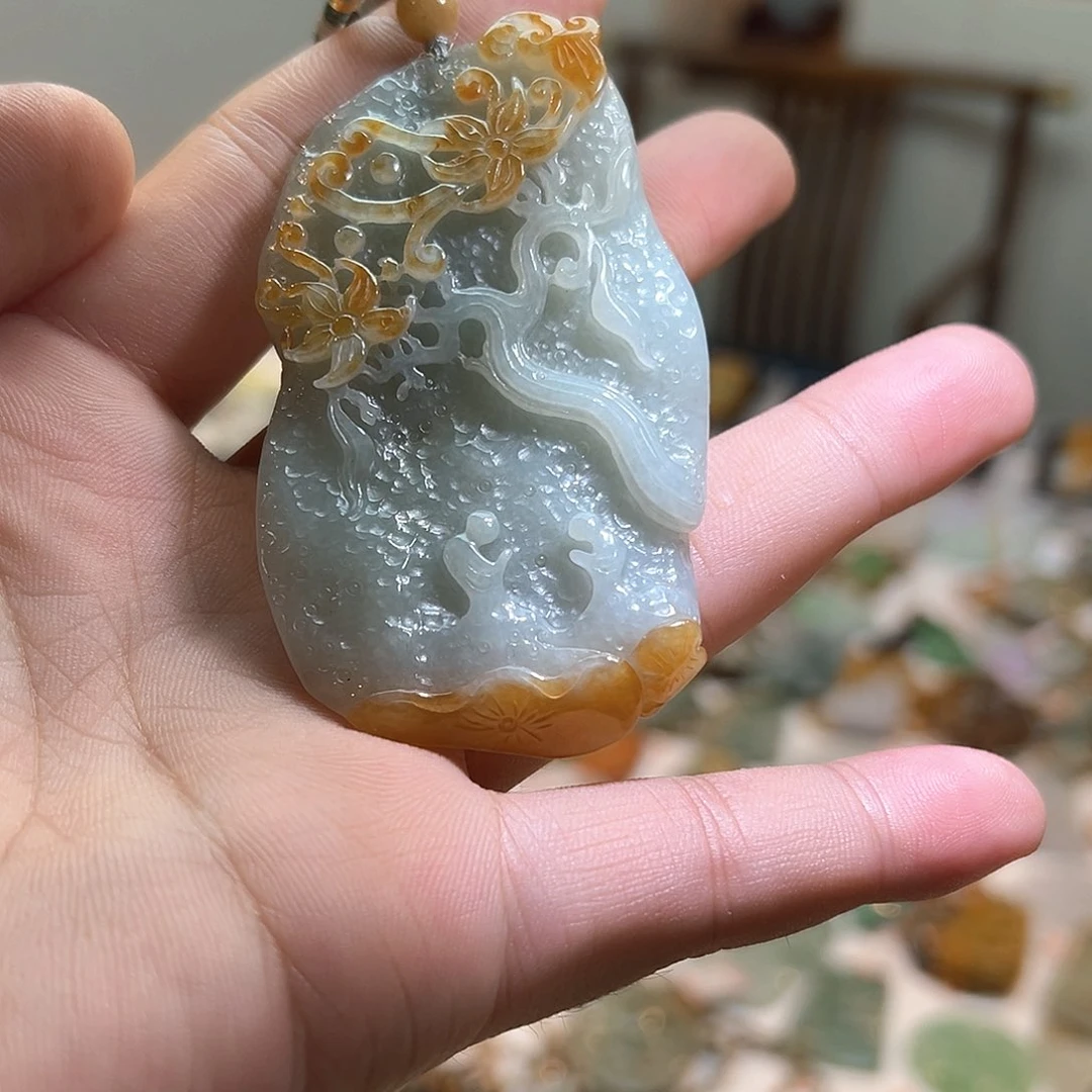 翡翠未镶嵌颈饰挂件