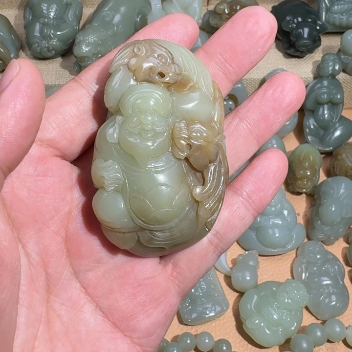 和田玉未镶嵌颈饰