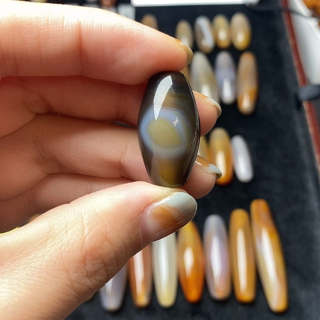 酷***人玛瑙/玉髓未镶嵌颈饰