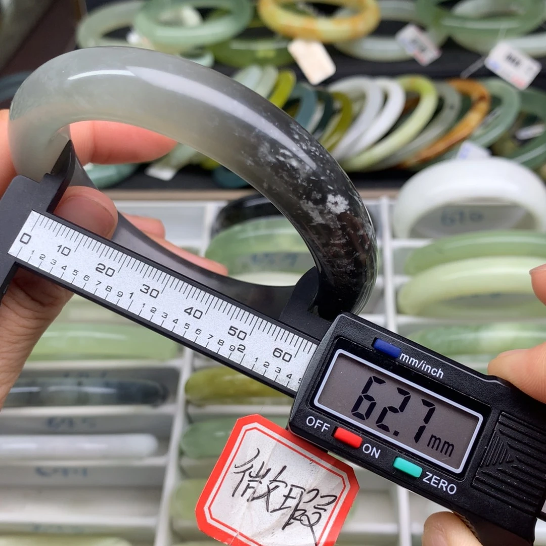 未镶嵌蛇纹石玉手镯650
