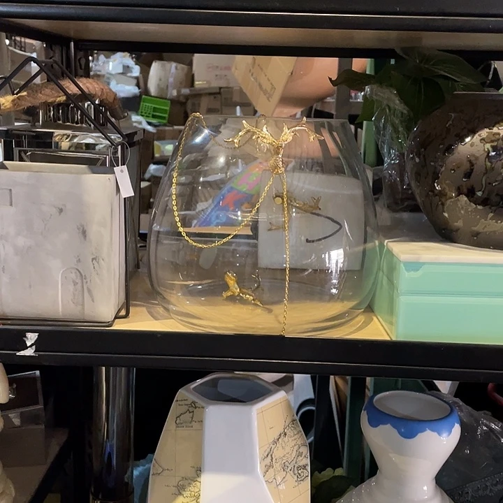 陶瓷花瓶，茶杯茶具。