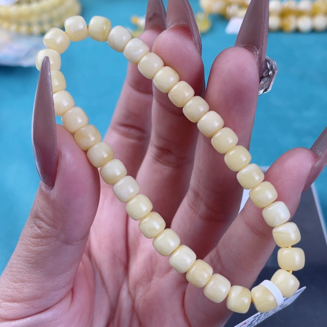 蜜蜡裸石未镶嵌蜜蜡38