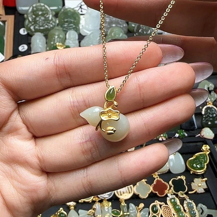 吊坠(赠链)银S925镶嵌和田玉