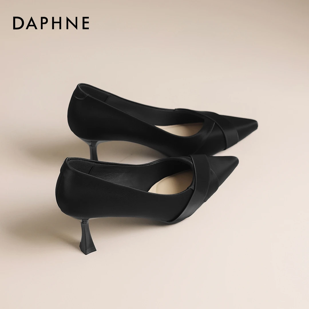 达芙妮2025新款春季细跟高跟鞋女欧若智性风黑色气质尖头绝美单鞋