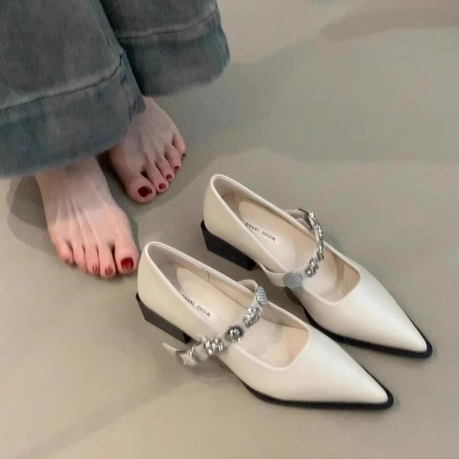 Amroze爆款~法式白色粗跟玛丽珍女鞋2025春季新款配裙子一字带尖