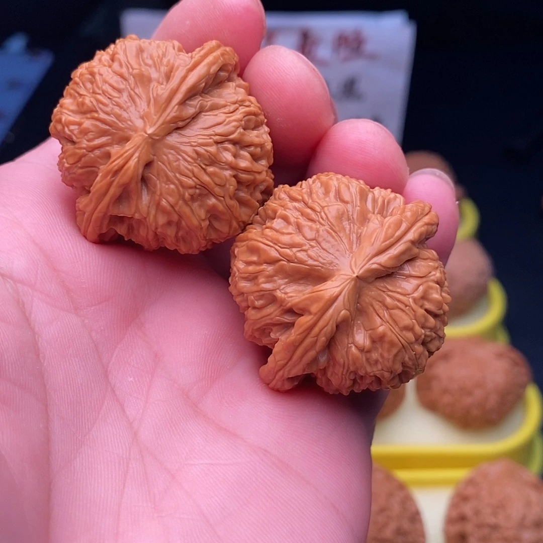 桃核把件山地闷白尺寸38