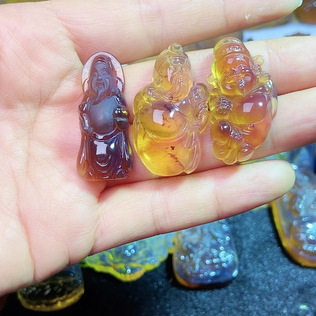 琥珀颈饰未镶嵌一手