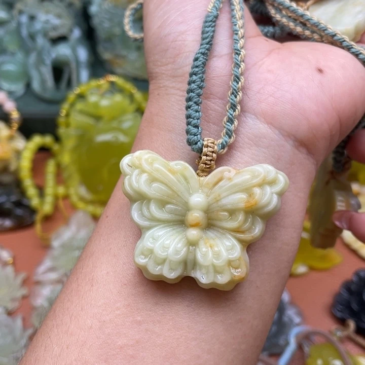 蛇纹石玉未镶嵌吊坠