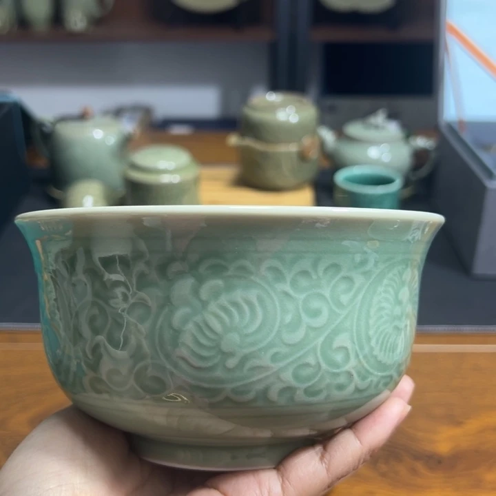 耀州窑青釉团菊碗1只