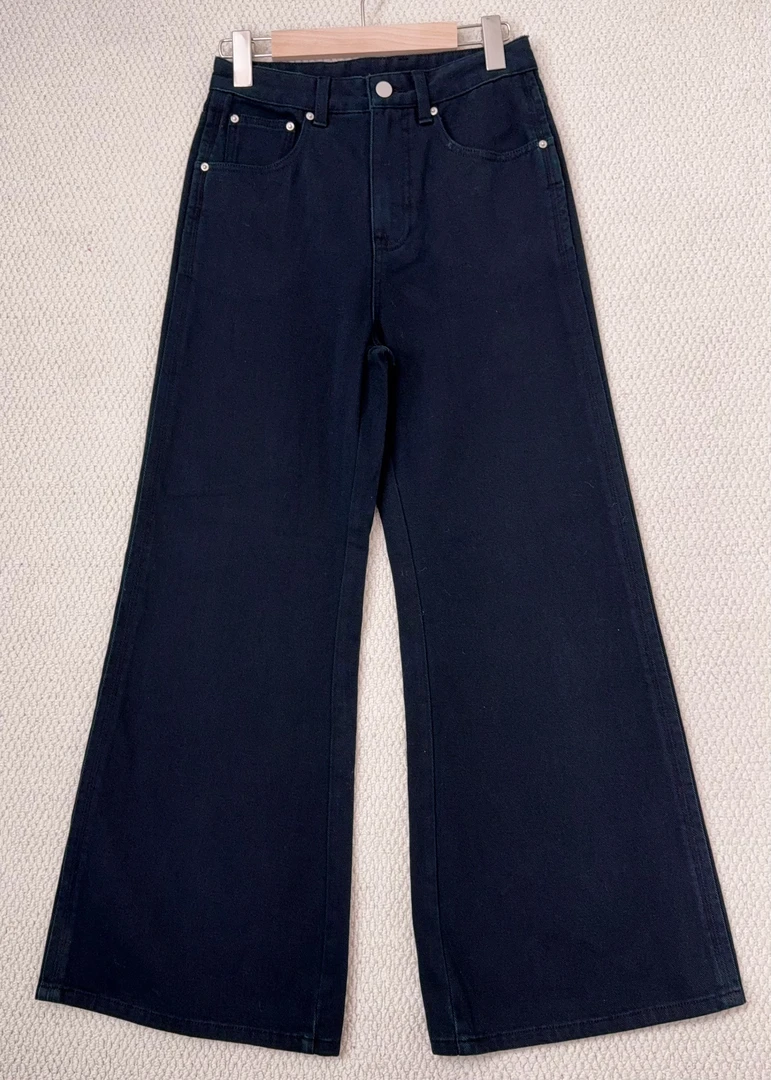 优质全棉微磨破侧缝三压线黑设计牛仔裤