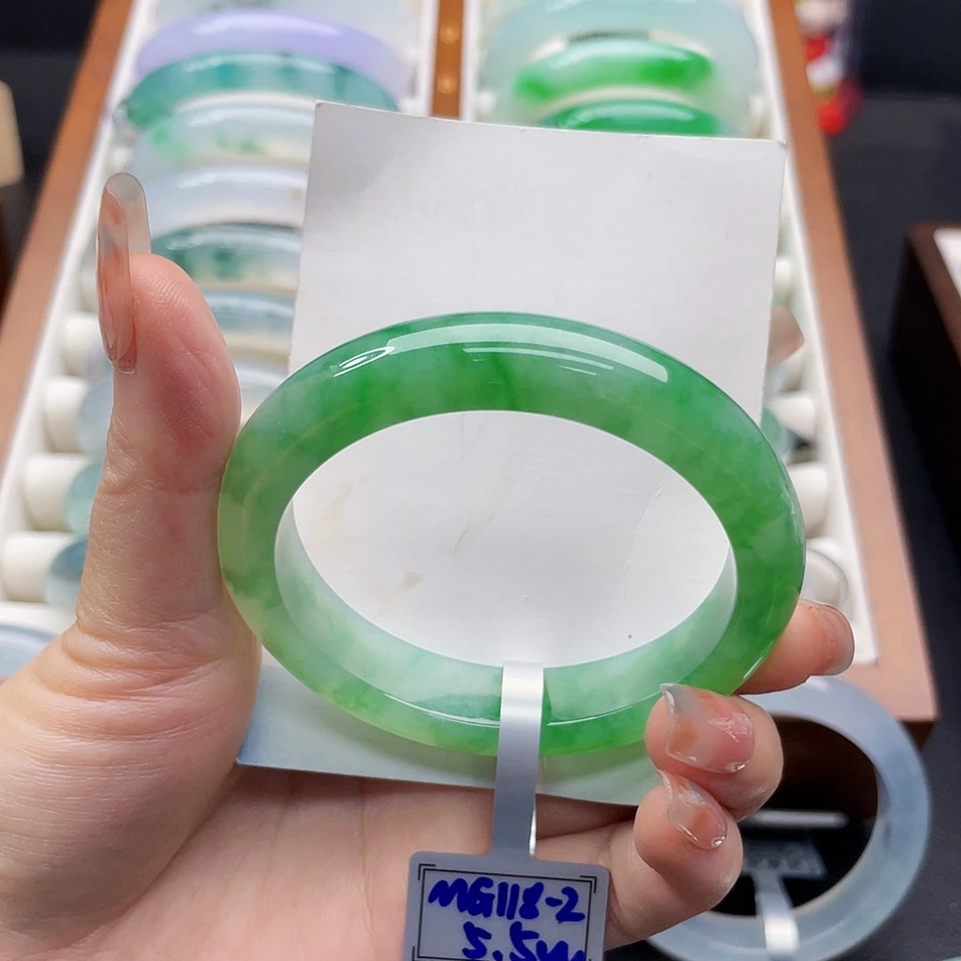 翡翠未镶嵌手镯53贵妃芙蓉绿