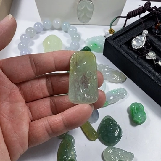 翡翠未镶嵌吊坠(不含链)