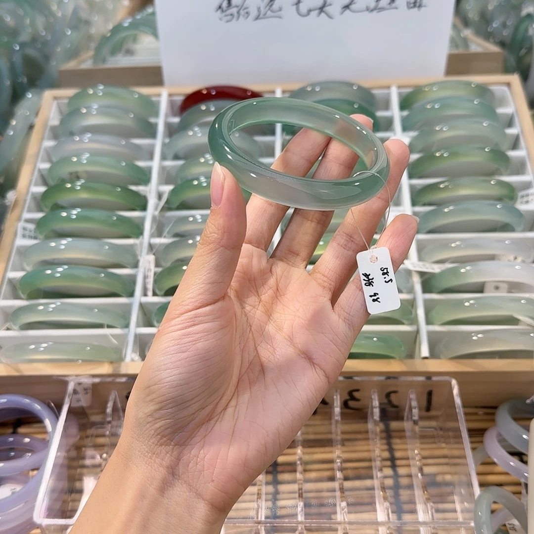 玛瑙/玉髓未镶嵌手镯圈口58.5