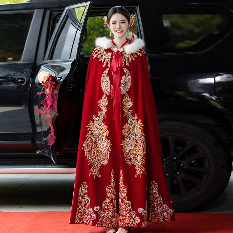 新款丝绒秀禾服披风新娘结婚婚礼红色斗篷保暖加厚冬季毛披肩外搭
