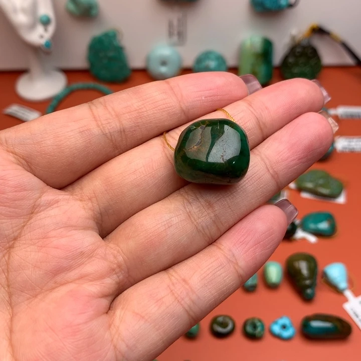 绿松石未镶嵌珠宝奇石