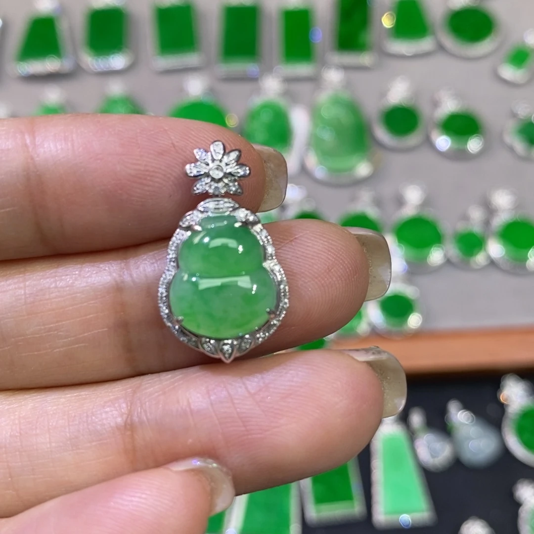 翡翠吊坠(不含链)18K金镶嵌吊坠