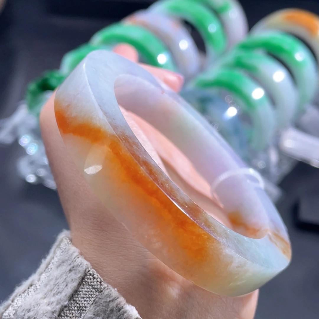 未镶嵌翡翠手镯定制翡翠