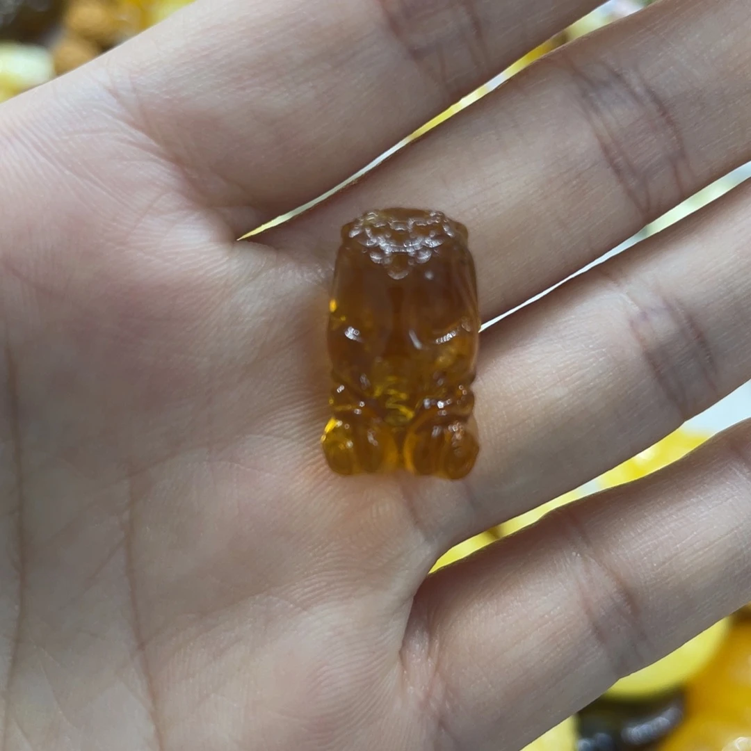 琥珀裸石未镶嵌1.8克象神