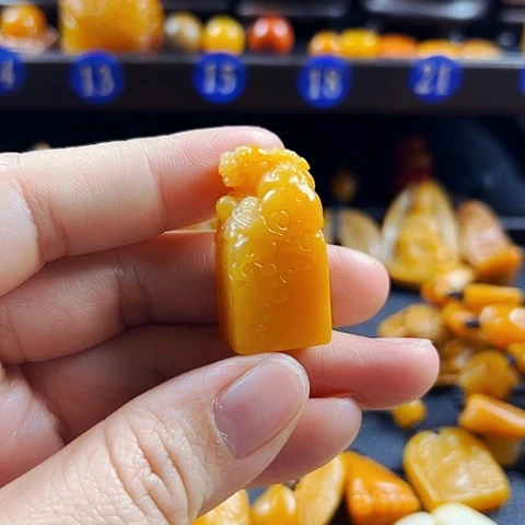 田黄石用****9田黄石印章