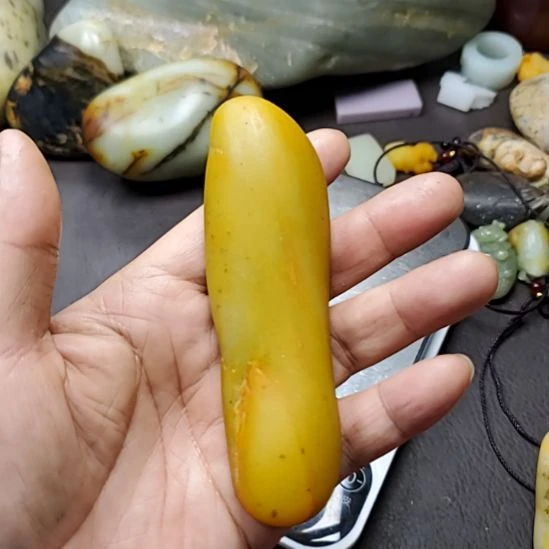 和田玉（糖玉）未镶嵌挂件