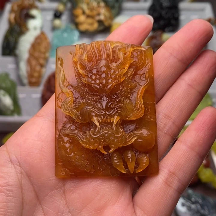 无***己蛇纹石玉未镶嵌颈饰