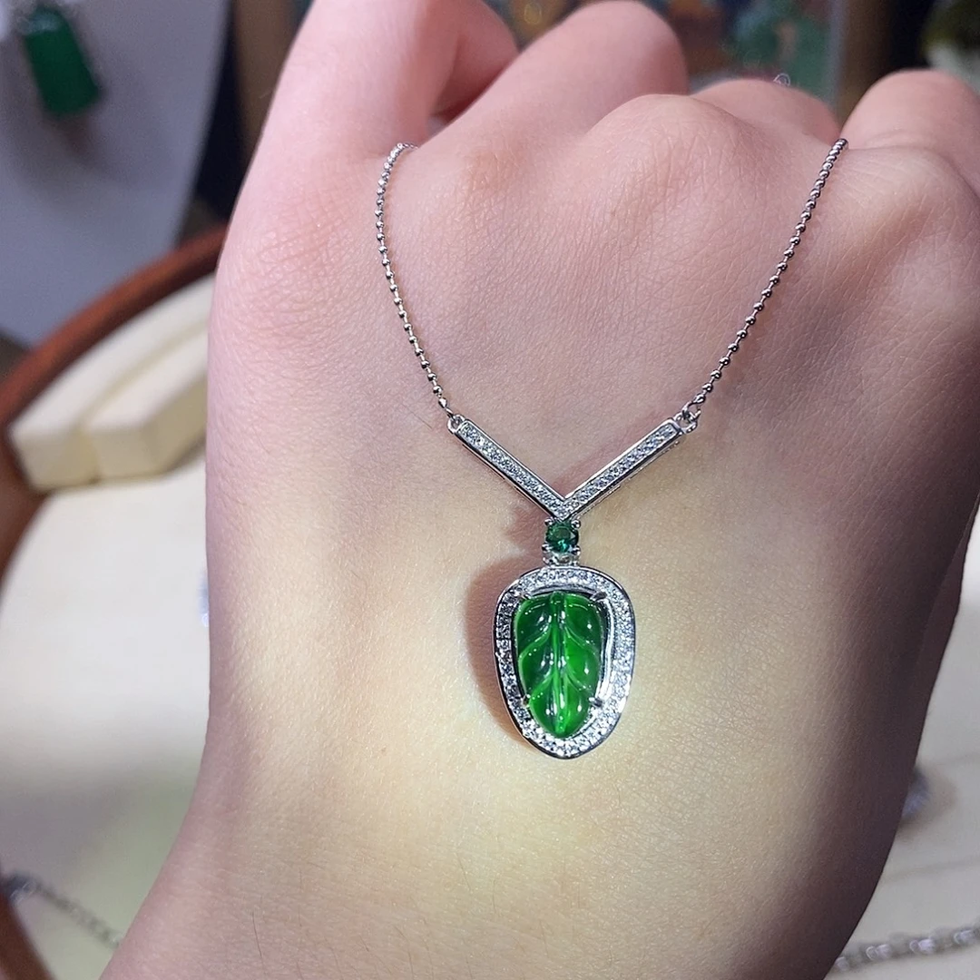 翡翠未镶嵌颈饰树叶项链