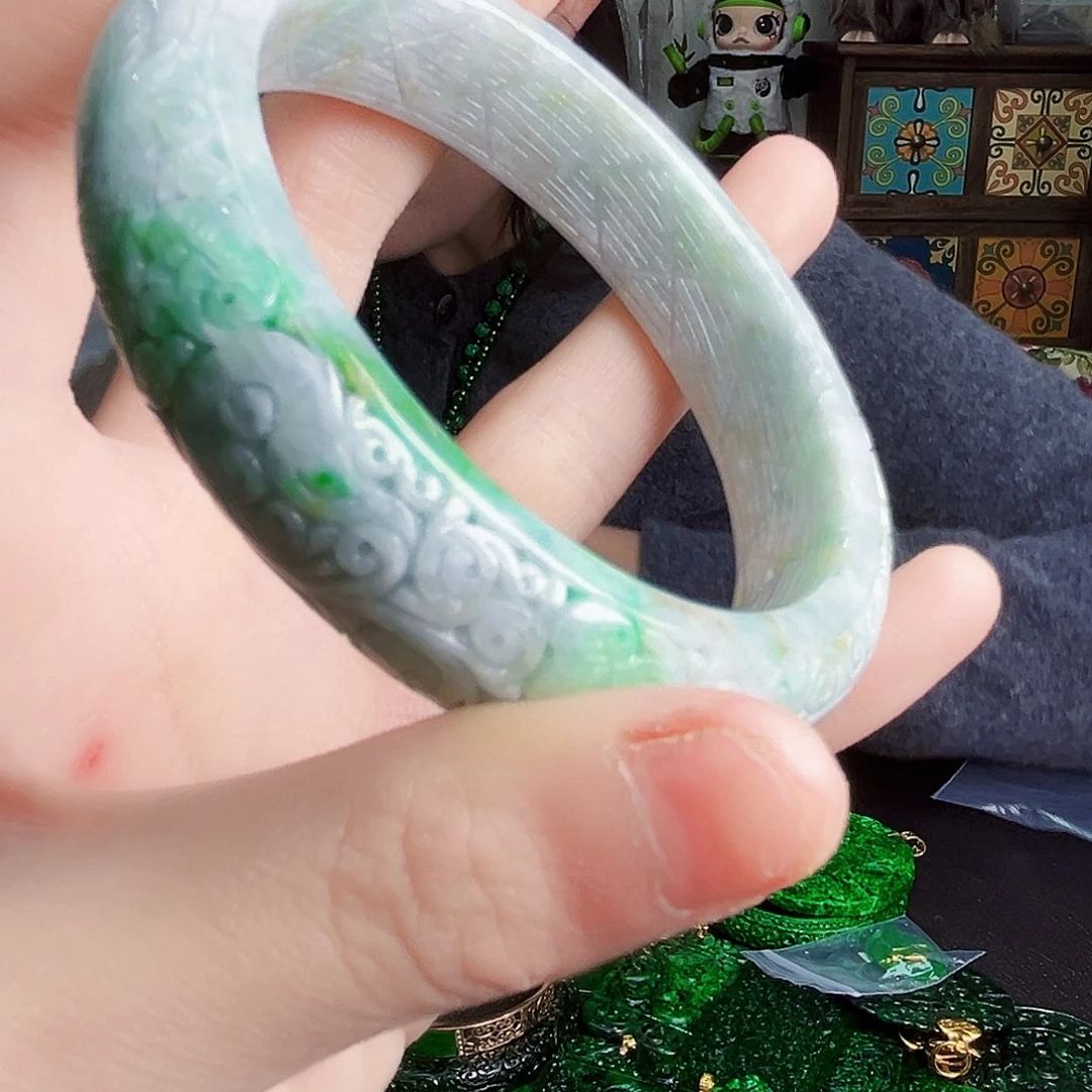 颈饰未镶嵌翡翠多样性