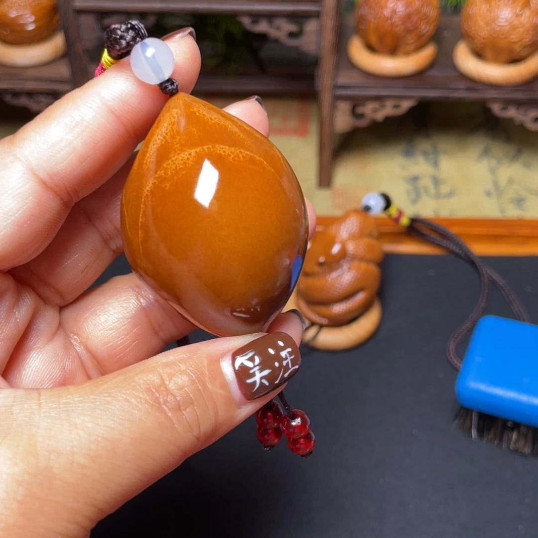 橄榄核吊坠蝴蝶37穿配