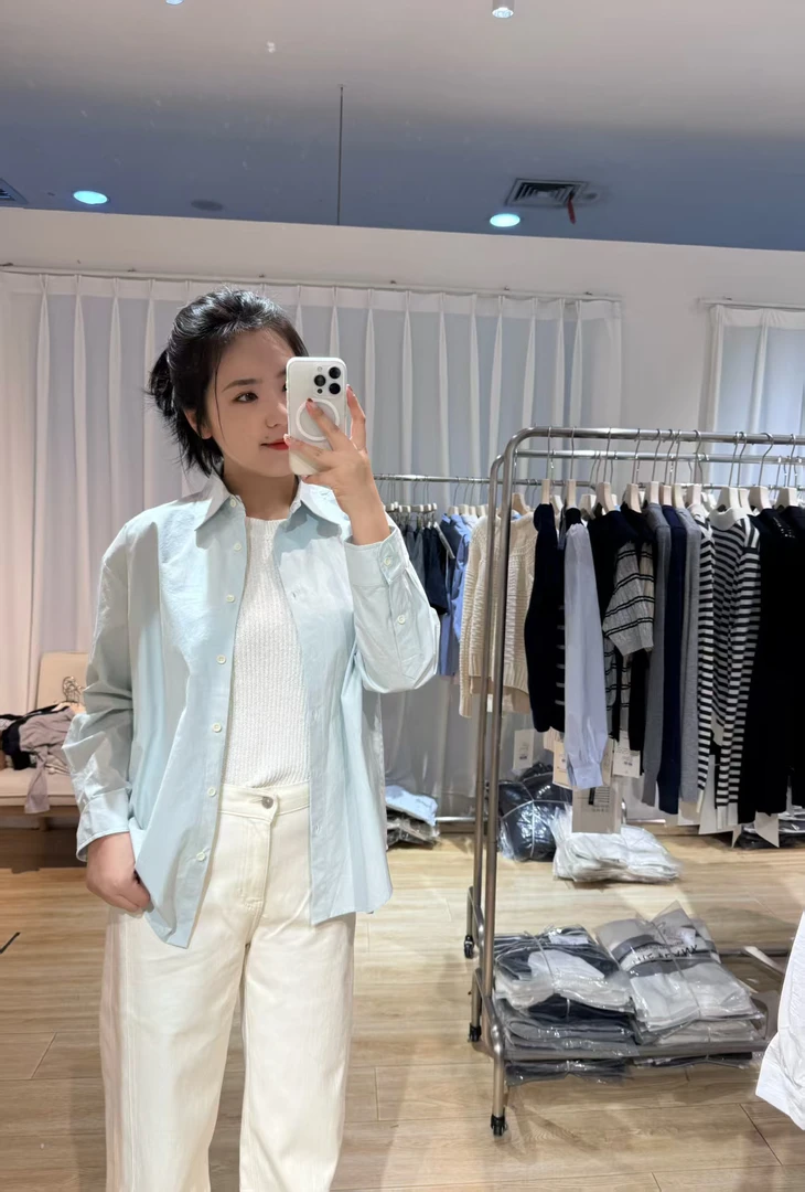 奶油系衬衫时尚衬衣